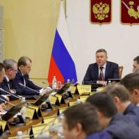 Школьники Вологодской области отправляются на вынужденные каникулы, а студенты средних специальных учебных заведений переходят на дистанционное обучение