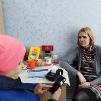 Вологодские почтальоны доставляют жителям товары первой необходимости на дом